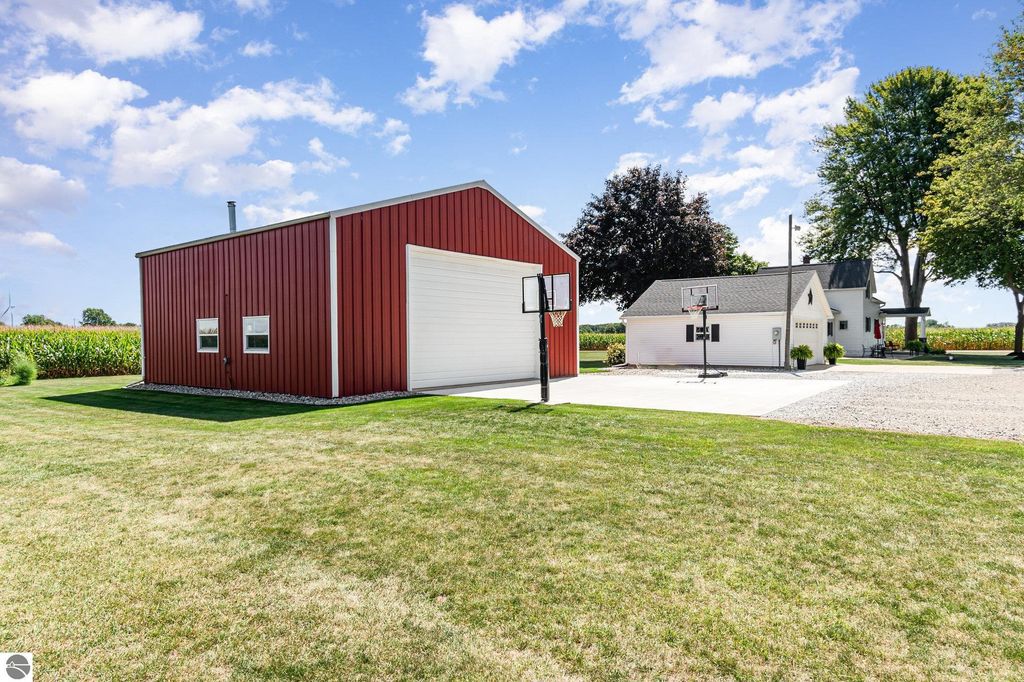 Image 29 of property listing at 10063 E Walton Road, Shepherd, MI 48883