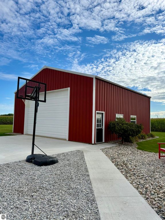 Image 30 of property listing at 10063 E Walton Road, Shepherd, MI 48883