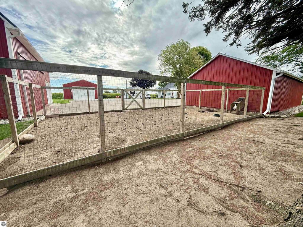 Image 34 of property listing at 10063 E Walton Road, Shepherd, MI 48883