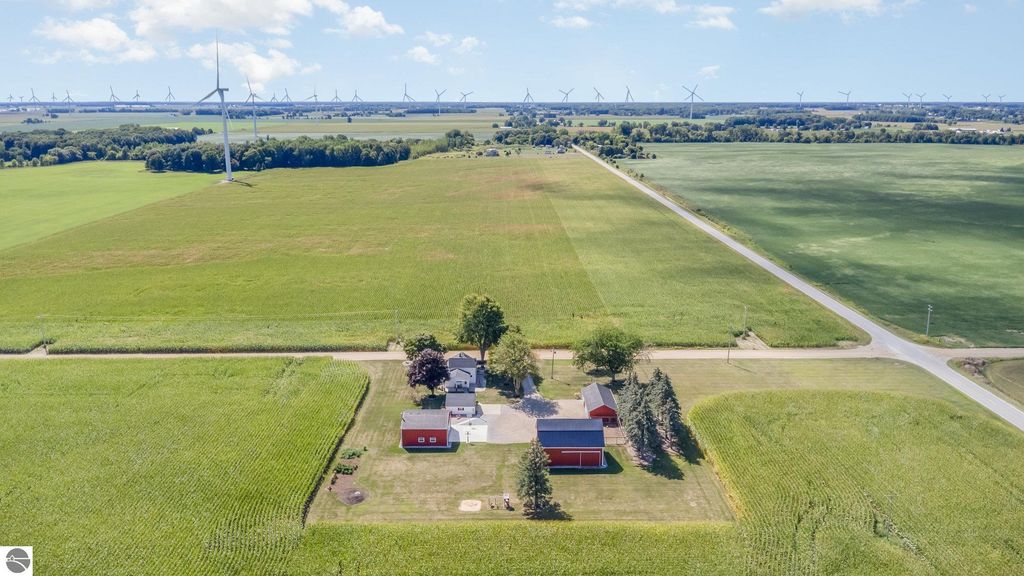 Image 6 of property listing at 10063 E Walton Road, Shepherd, MI 48883