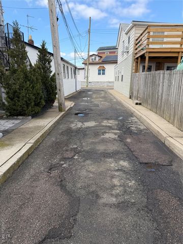 308 E 8th Road, Broad Channel, NY 11693