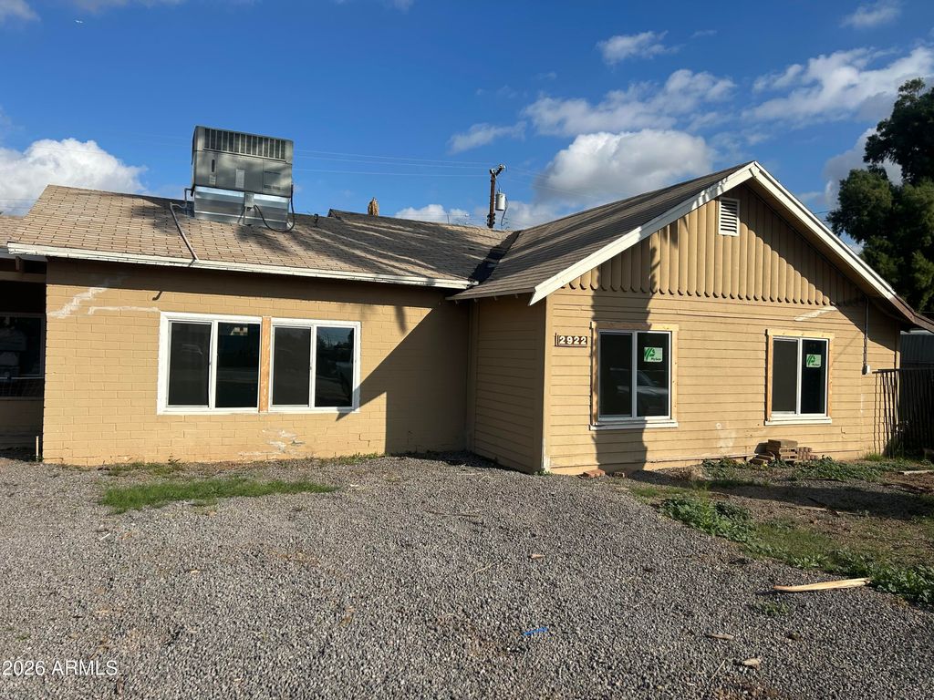 2922 W GRANADA Road, Phoenix, AZ 85009