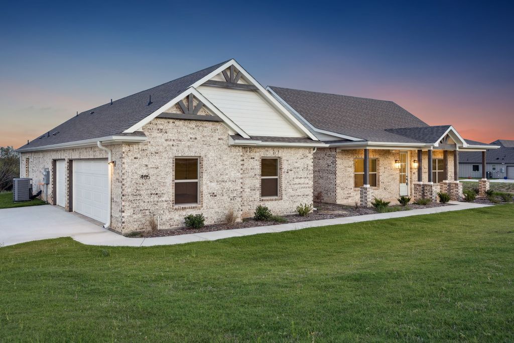 405 Red Roan Ridge, Weatherford, TX 76087