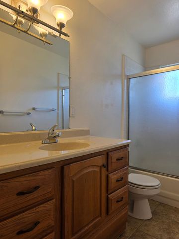 4056 N Argyle Avenue, Fresno, CA 93727