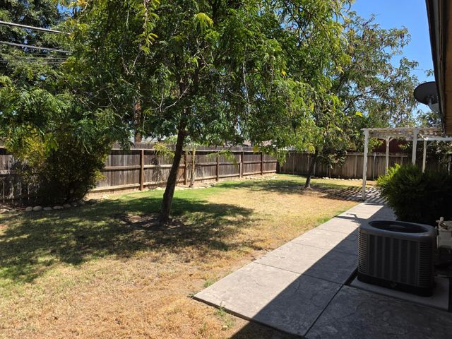 4056 N Argyle Avenue, Fresno, CA 93727