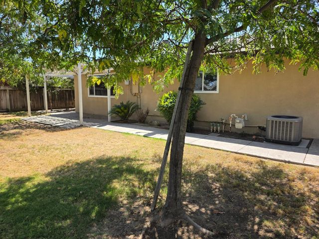 4056 N Argyle Avenue, Fresno, CA 93727