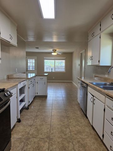 4056 N Argyle Avenue, Fresno, CA 93727