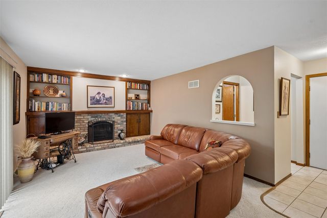 9791 Clark Street, Clive, IA 50325