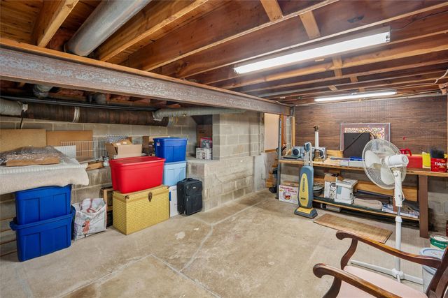 9791 Clark Street, Clive, IA 50325
