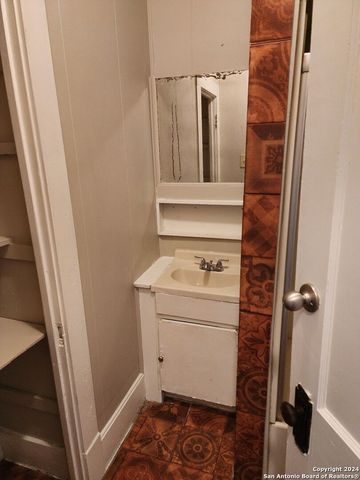 632 Rigsby Ave Apt 4, San Antonio, TX 78210