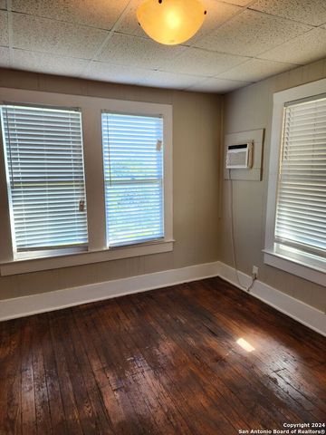 632 Rigsby Ave Apt 4, San Antonio, TX 78210