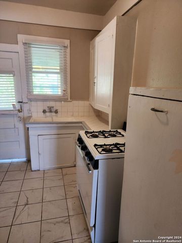 632 Rigsby Ave Apt 4, San Antonio, TX 78210