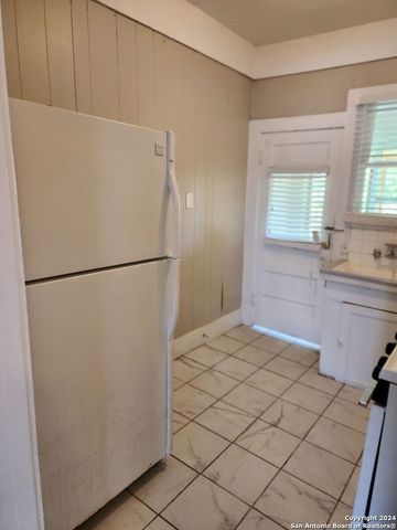 632 Rigsby Ave Apt 4, San Antonio, TX 78210