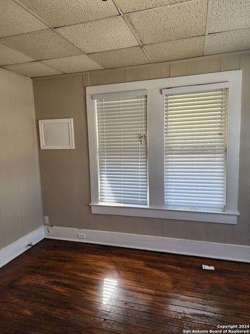 632 Rigsby Ave Apt 4, San Antonio, TX 78210