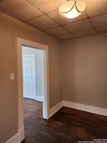 632 Rigsby Ave Apt 4, San Antonio, TX 78210