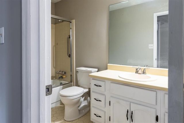 240 Kristie Lane, Roswell, GA 30076
