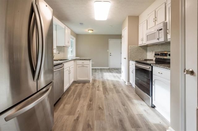 240 Kristie Lane, Roswell, GA 30076