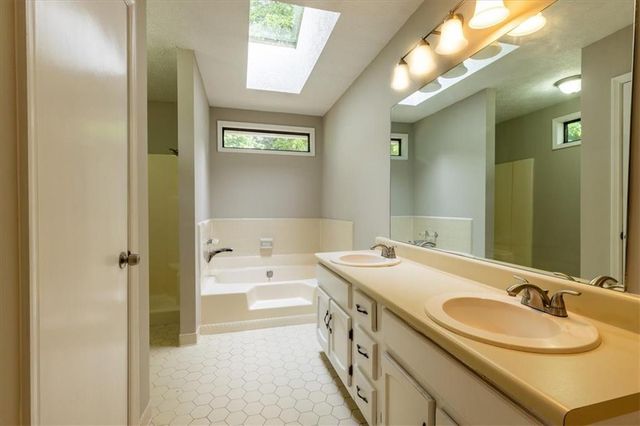 240 Kristie Lane, Roswell, GA 30076