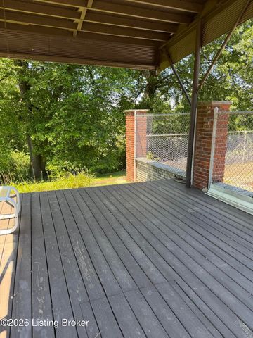 1613 Eskridge Ln, Louisville, KY 40216