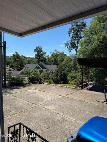 1613 Eskridge Ln, Louisville, KY 40216