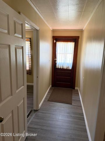 1613 Eskridge Ln, Louisville, KY 40216