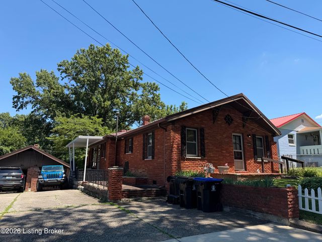 1613 Eskridge Ln, Louisville, KY 40216