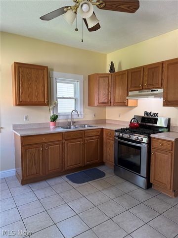 1369 Park Row, Lakewood, OH 44107
