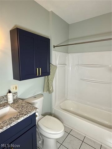 1369 Park Row, Lakewood, OH 44107