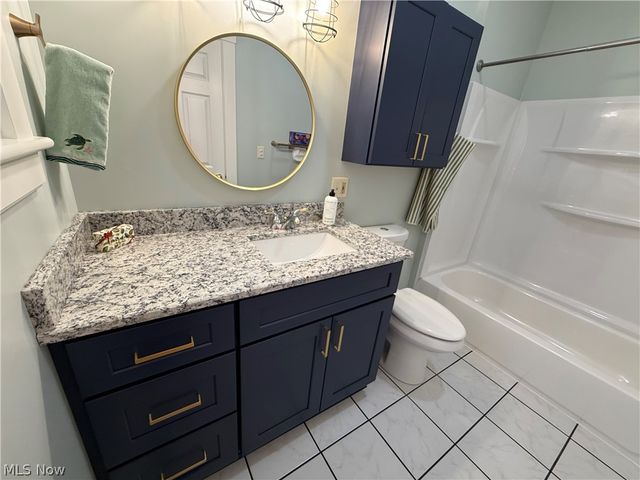 1369 Park Row, Lakewood, OH 44107