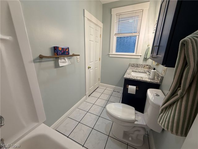 1369 Park Row, Lakewood, OH 44107