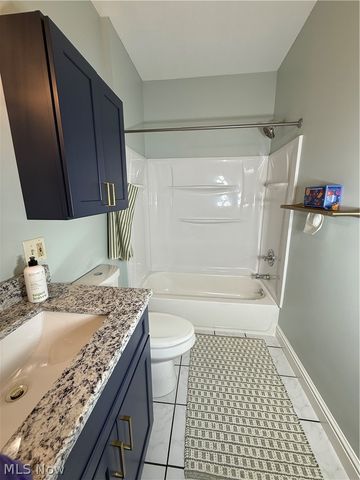 1369 Park Row, Lakewood, OH 44107