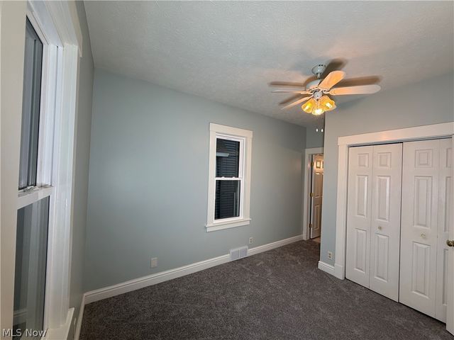 1369 Park Row, Lakewood, OH 44107