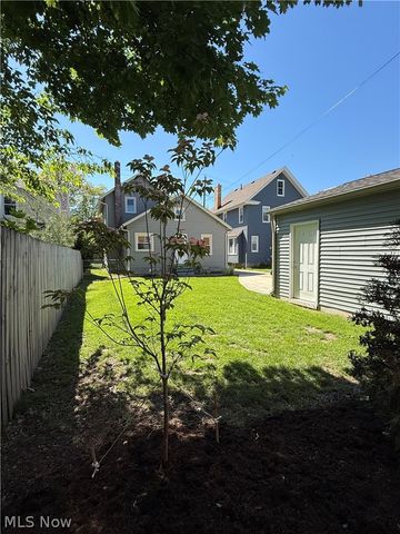 1369 Park Row, Lakewood, OH 44107