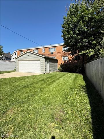 1369 Park Row, Lakewood, OH 44107