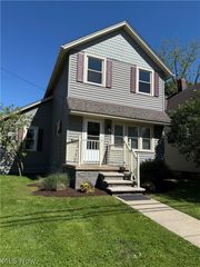 1369 Park Row, Lakewood, OH 44107