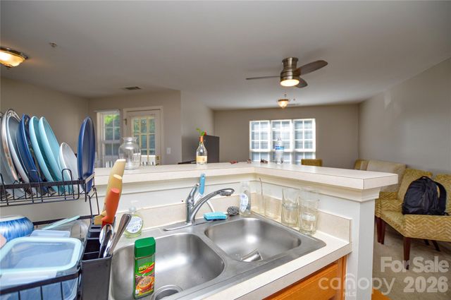 9810 Campus Walk Lane F, Charlotte, NC 28262