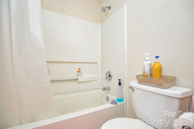 9810 Campus Walk Lane F, Charlotte, NC 28262