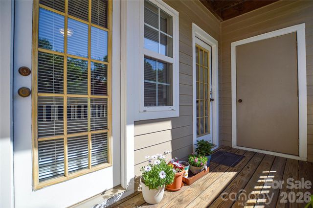9810 Campus Walk Lane F, Charlotte, NC 28262