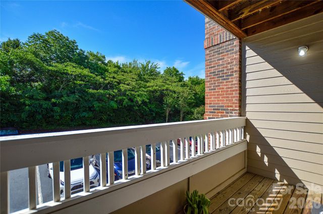9810 Campus Walk Lane F, Charlotte, NC 28262