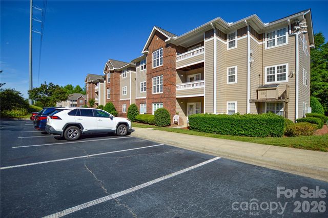 9810 Campus Walk Lane F, Charlotte, NC 28262