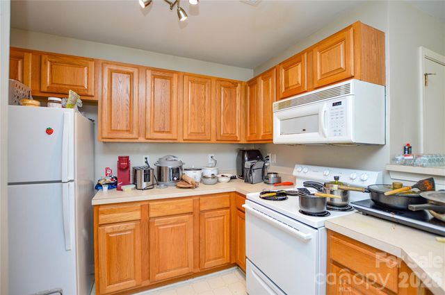 9810 Campus Walk Lane F, Charlotte, NC 28262