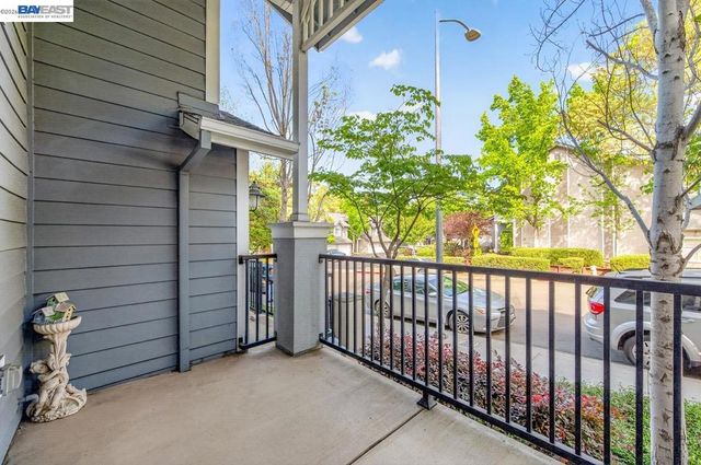 223 Birch Creek Dr, Pleasanton, CA 94566