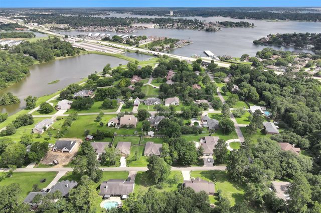 1183 Oak Lane, Conroe, TX 77316