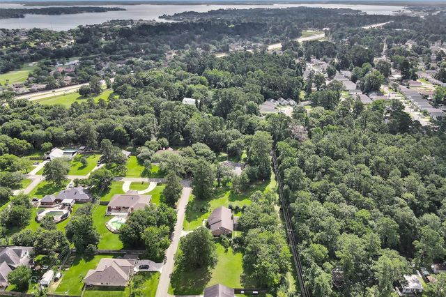 1183 Oak Lane, Conroe, TX 77316