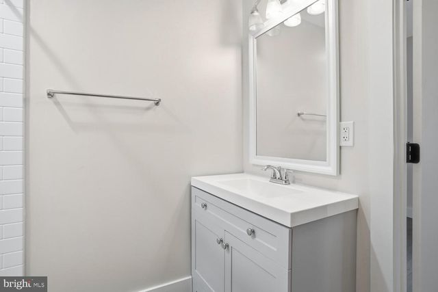 130 OTIS AVE, Tuckerton, NJ 08087