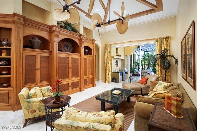 2741 Medallist LN, Naples, FL 34109