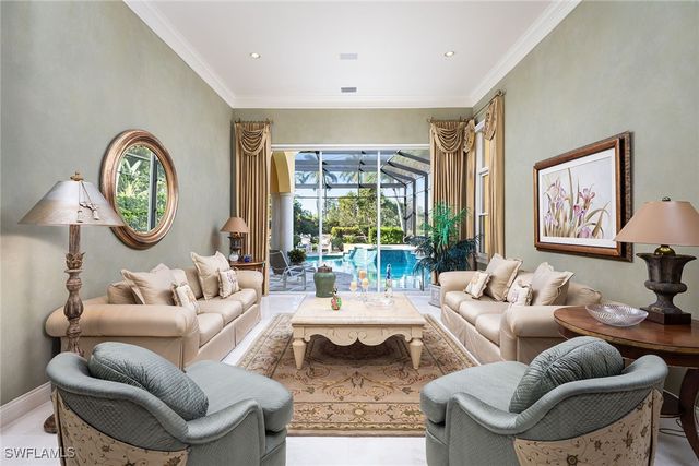 2741 Medallist LN, Naples, FL 34109