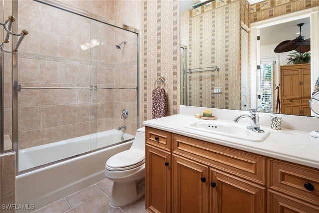 2741 Medallist LN, Naples, FL 34109