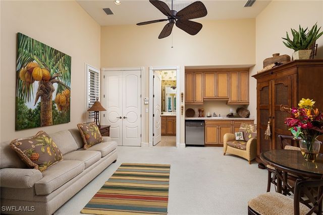 2741 Medallist LN, Naples, FL 34109