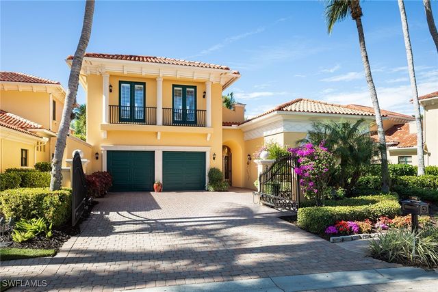 2741 Medallist LN, Naples, FL 34109